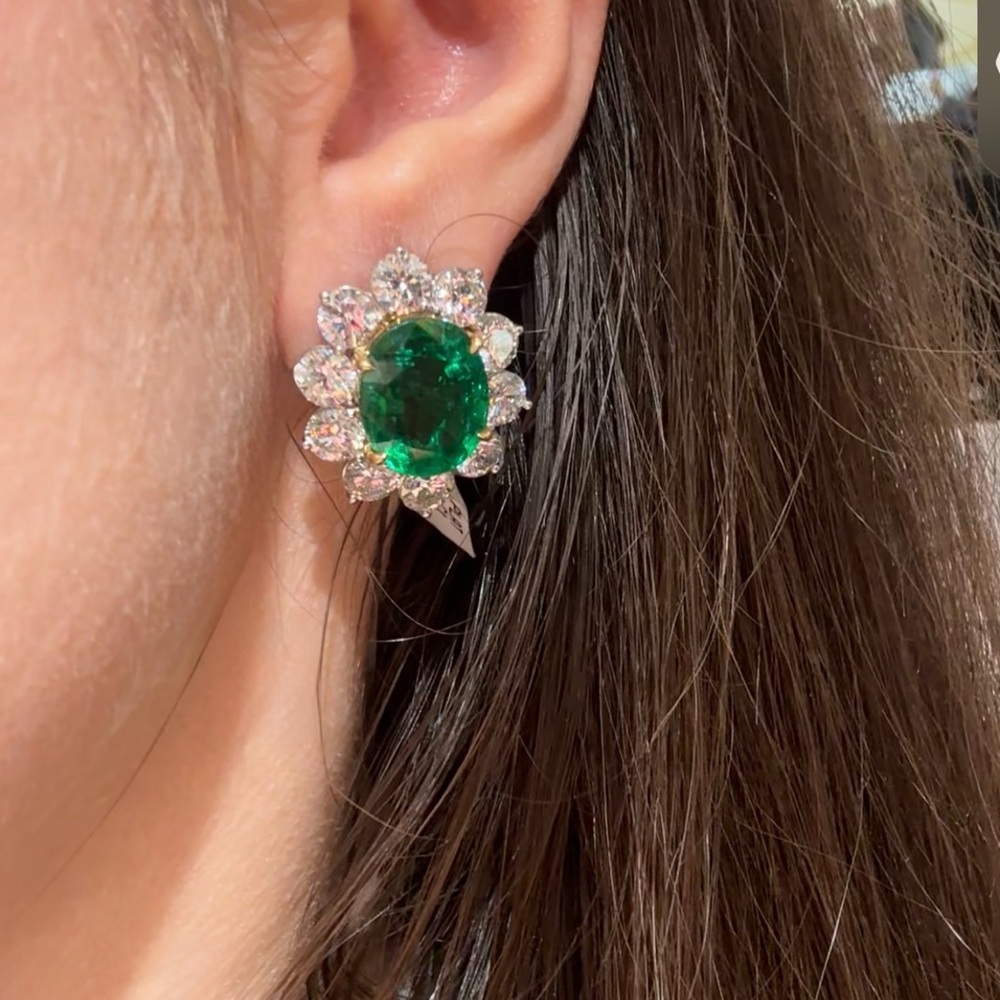 14k white gold lab grown diamond and emerald gemstone lab grown